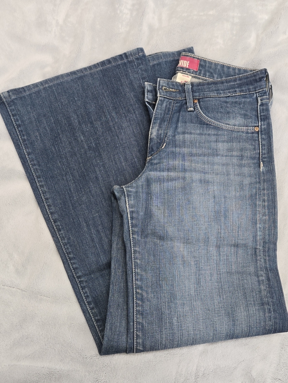 H&M - Vintage - Wide-Leg Women's Jeans in Medium Blue  - Size 26